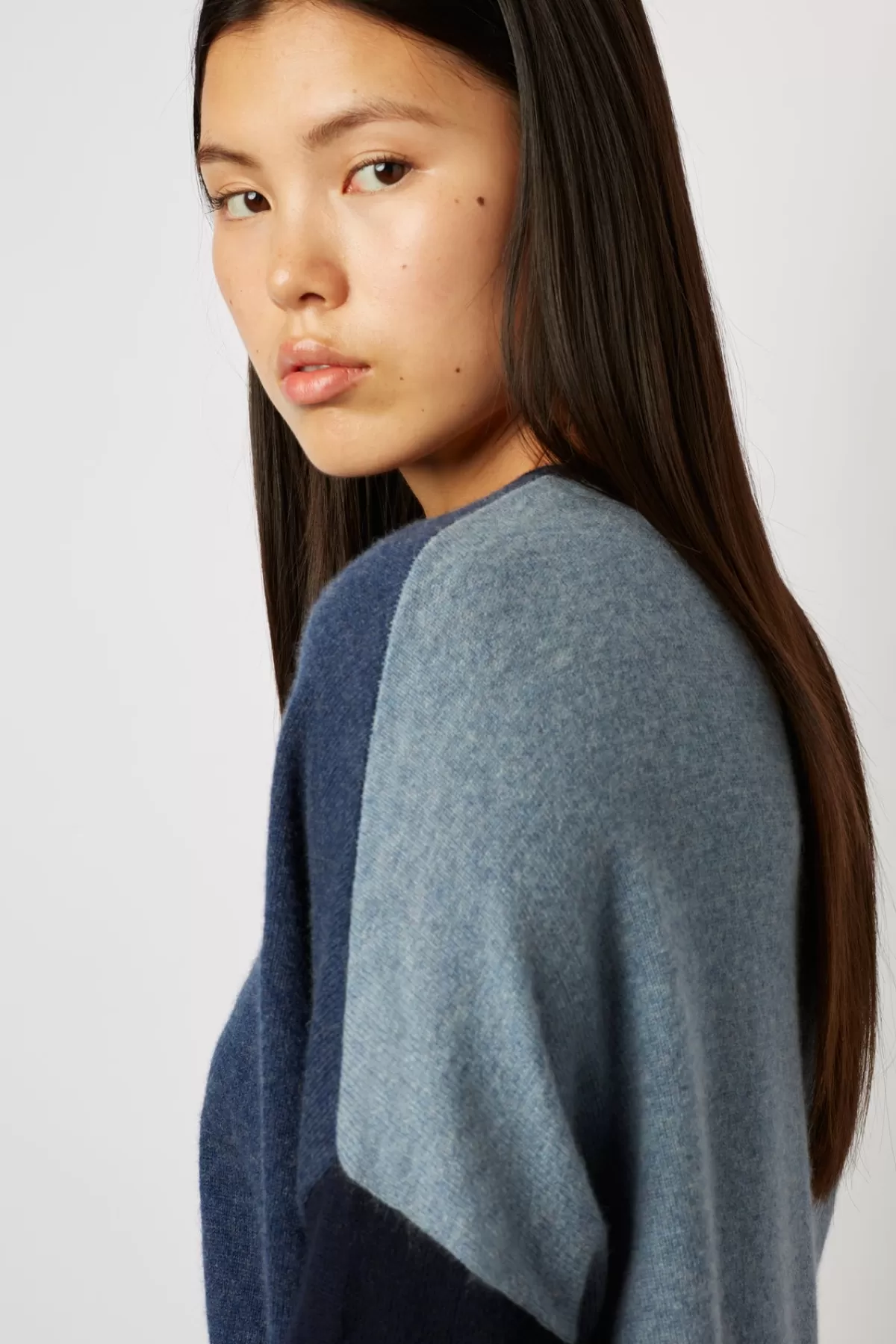 Gerarddarel Pull color block en cachemire à col rond - LOVANA Bleu foncé / Marine-Femme Maille